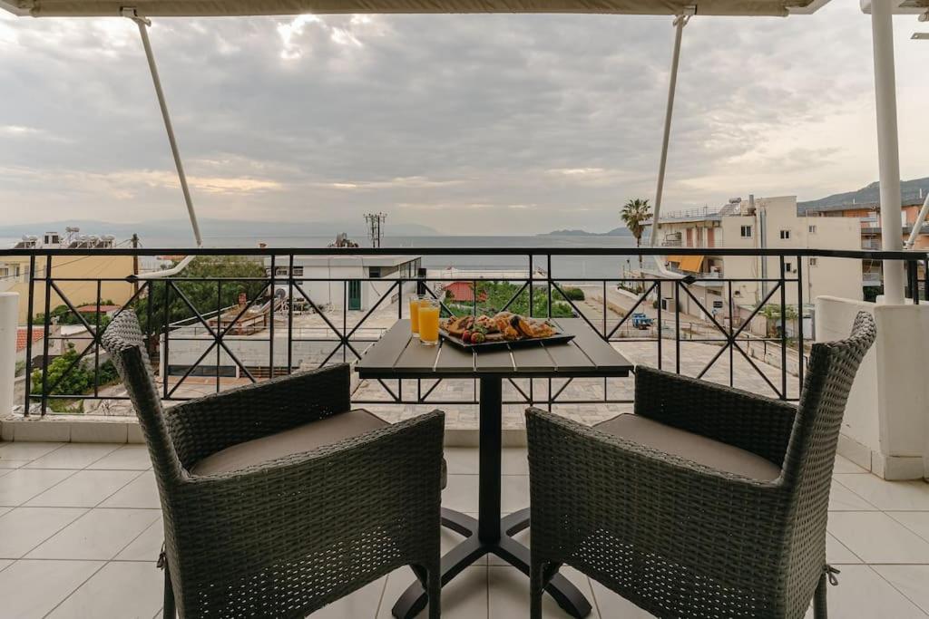 Sea View Apartment "Elise" Loutráki Exterior foto