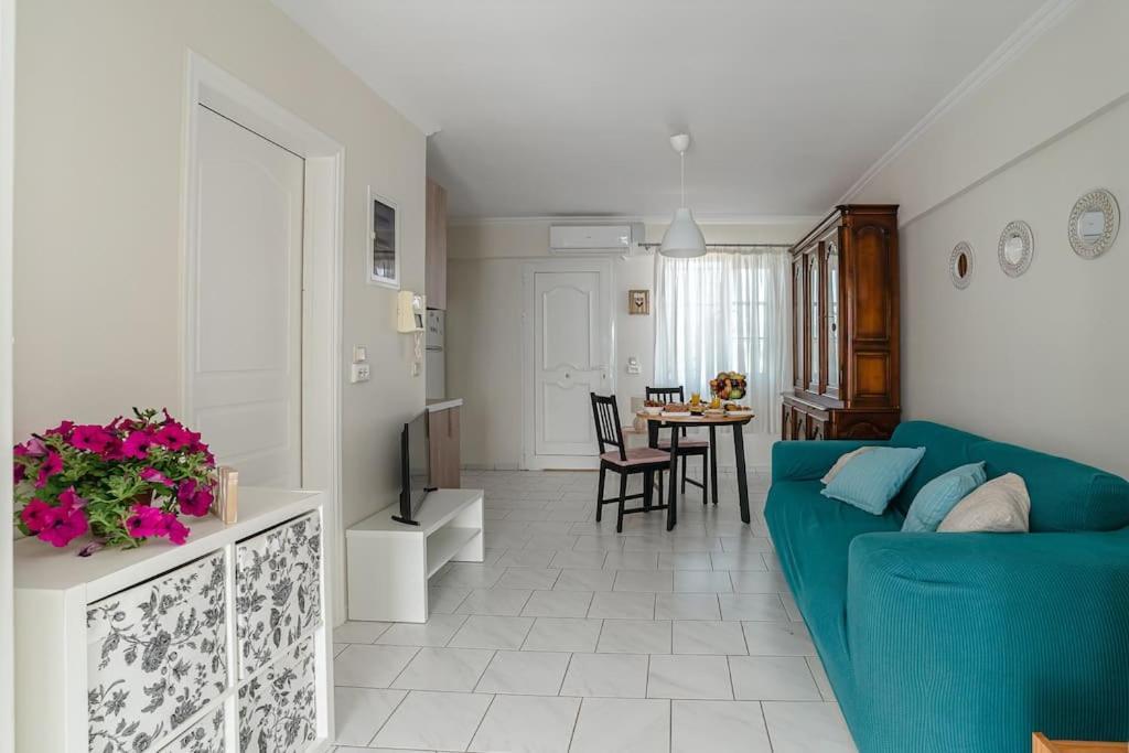 Sea View Apartment "Elise" Loutráki Exterior foto